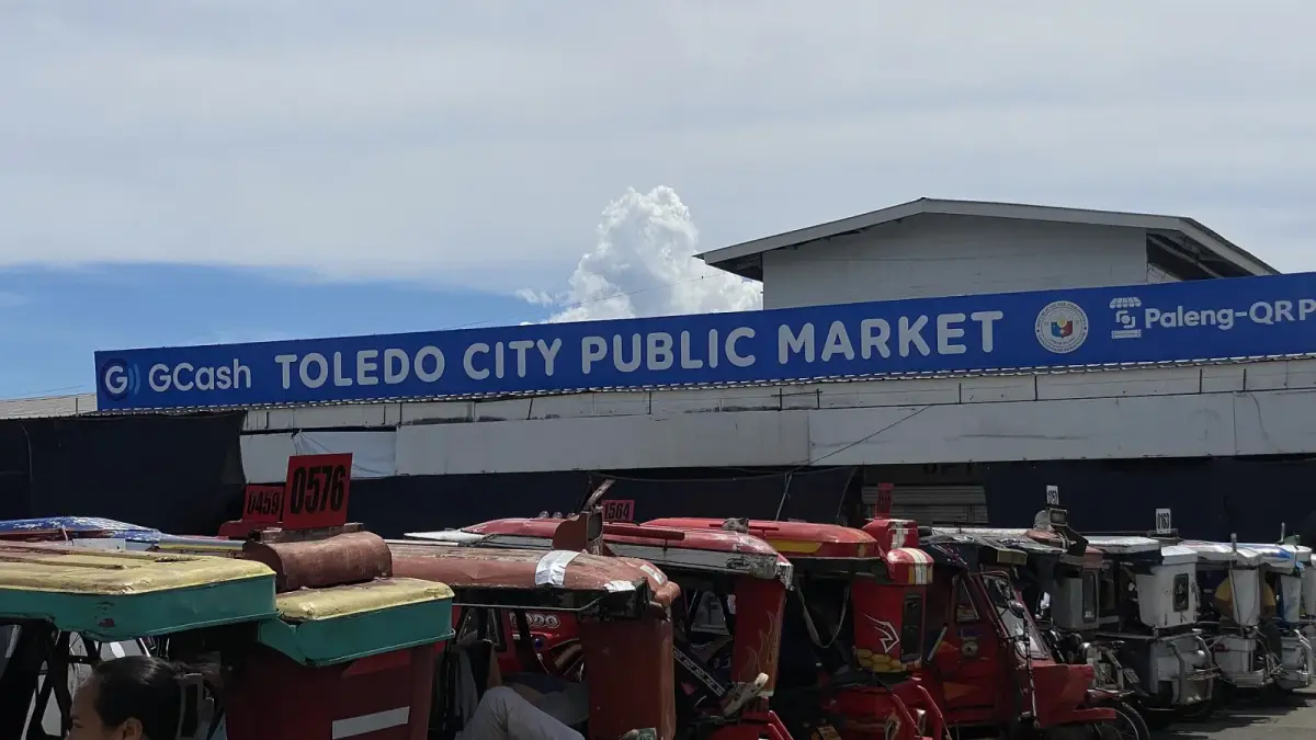 GCash Paleng-QR banner at the Toledo City public market